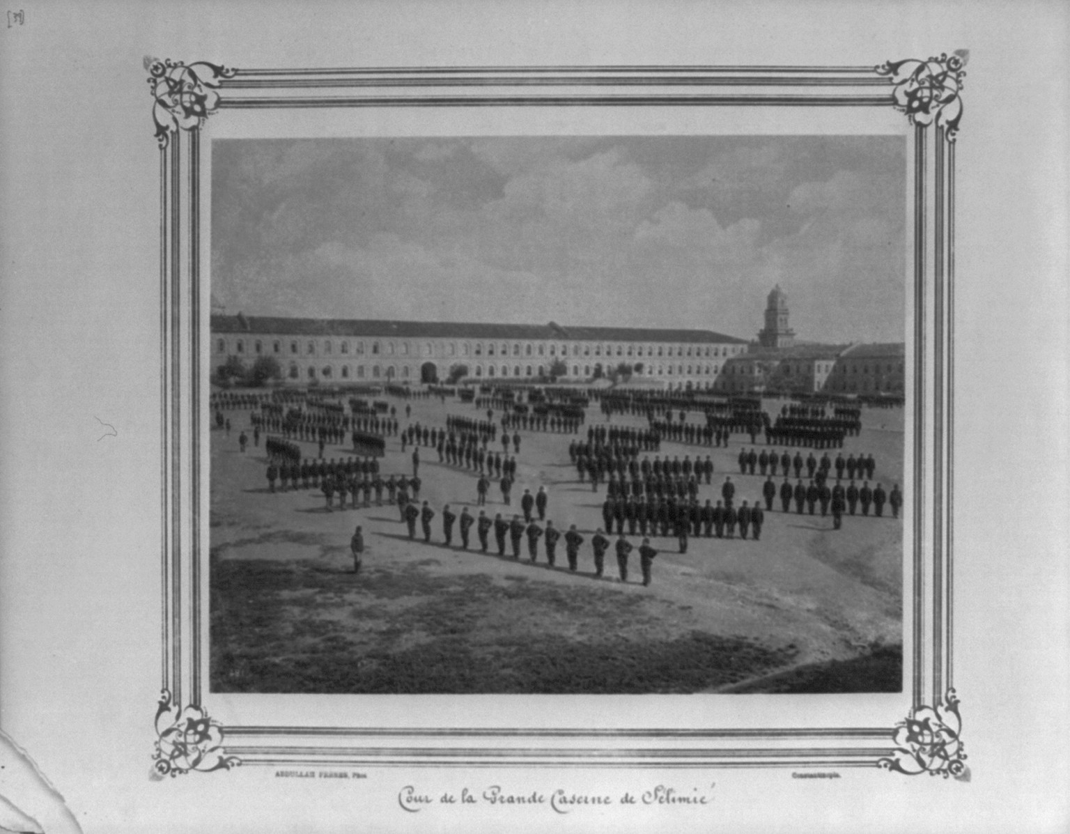 [The courtyard of the great Selimiye Barracks] / Abdullah Frères, Phot., Constantinople., [between 1880 and 1893] — historic photograph