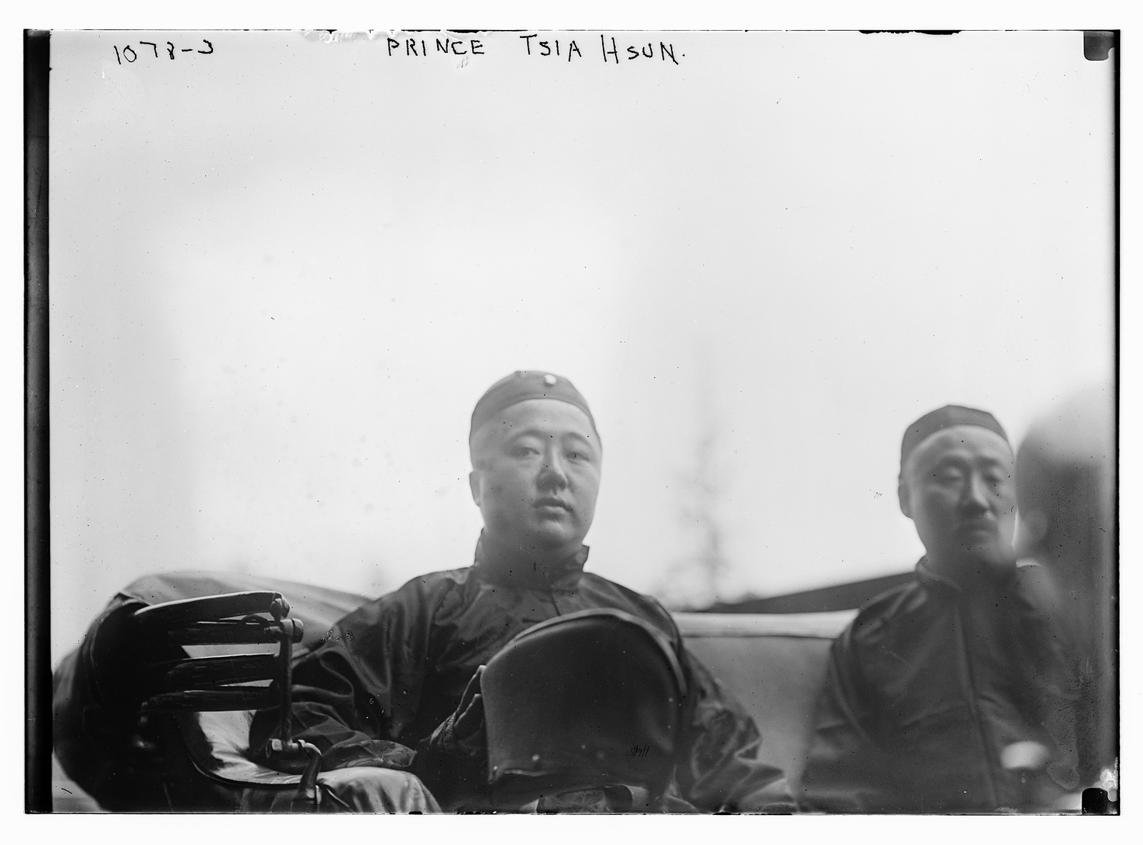 Prince Tsia-Hsun with unidentified gentleman, 1910 — historic photograph