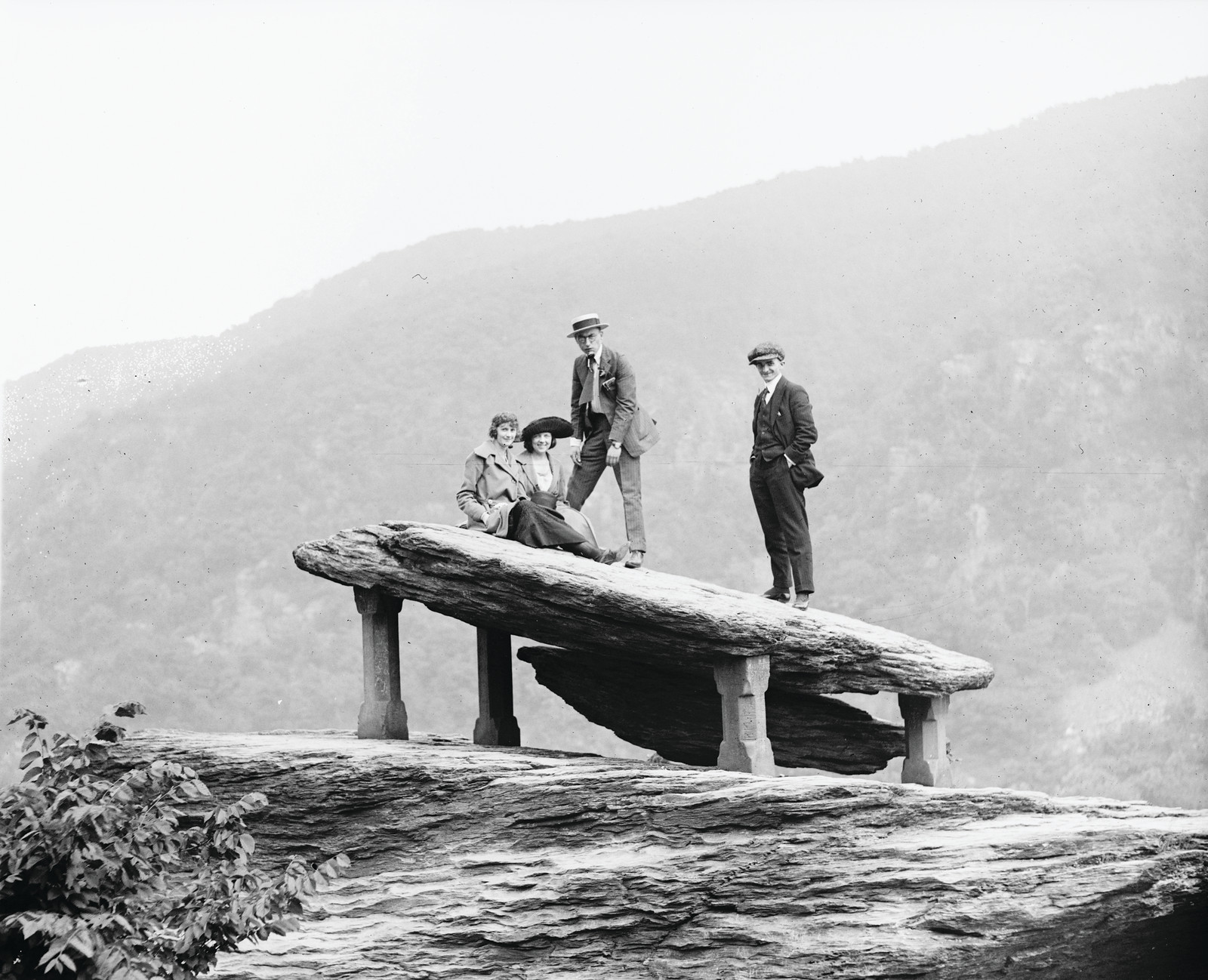 Jefferson Rocks, Harpers Ferry, [West Virginia], c. 1918-1920 — historic photograph