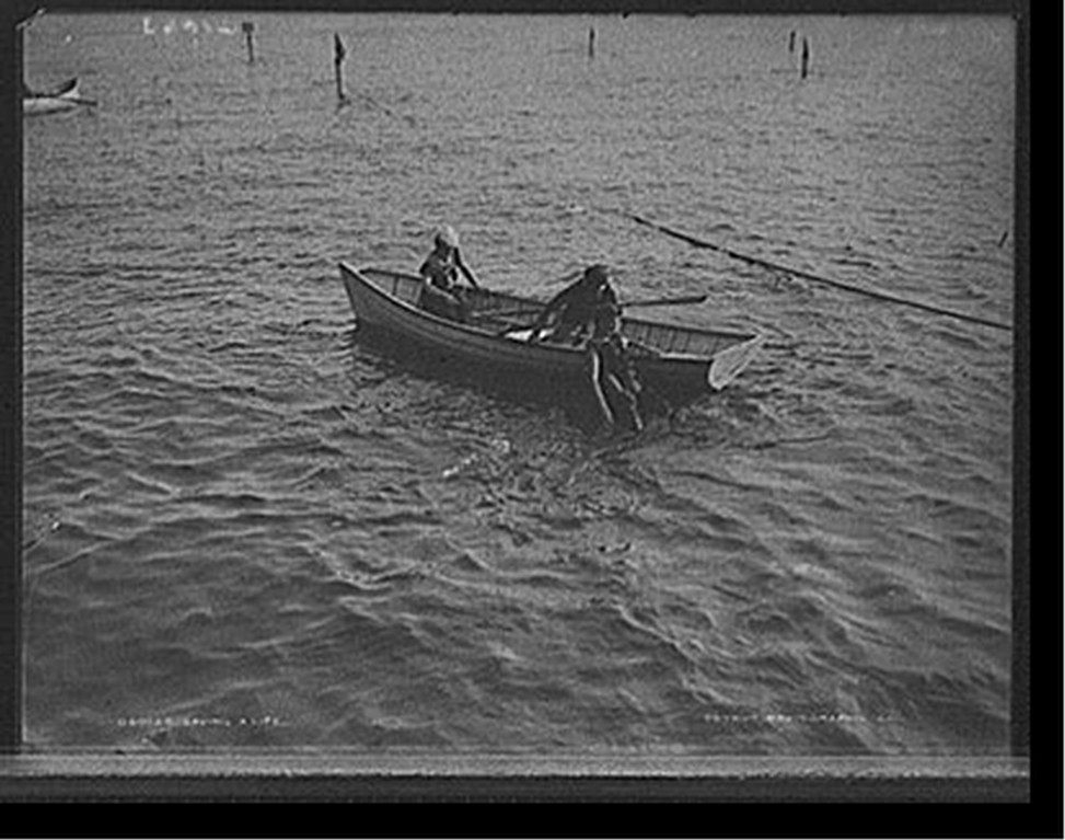 Saving a life, [between 1900 and 1905] — historic photograph
