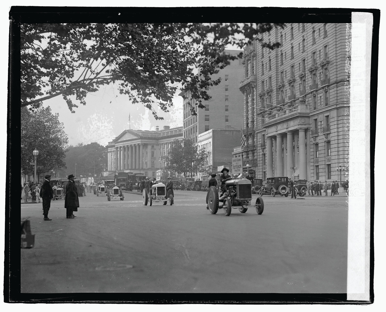 [Tractors in parade], [1922] — historic photograph