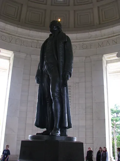 Bronze statue of Thomas Jefferson in memorial rotunda