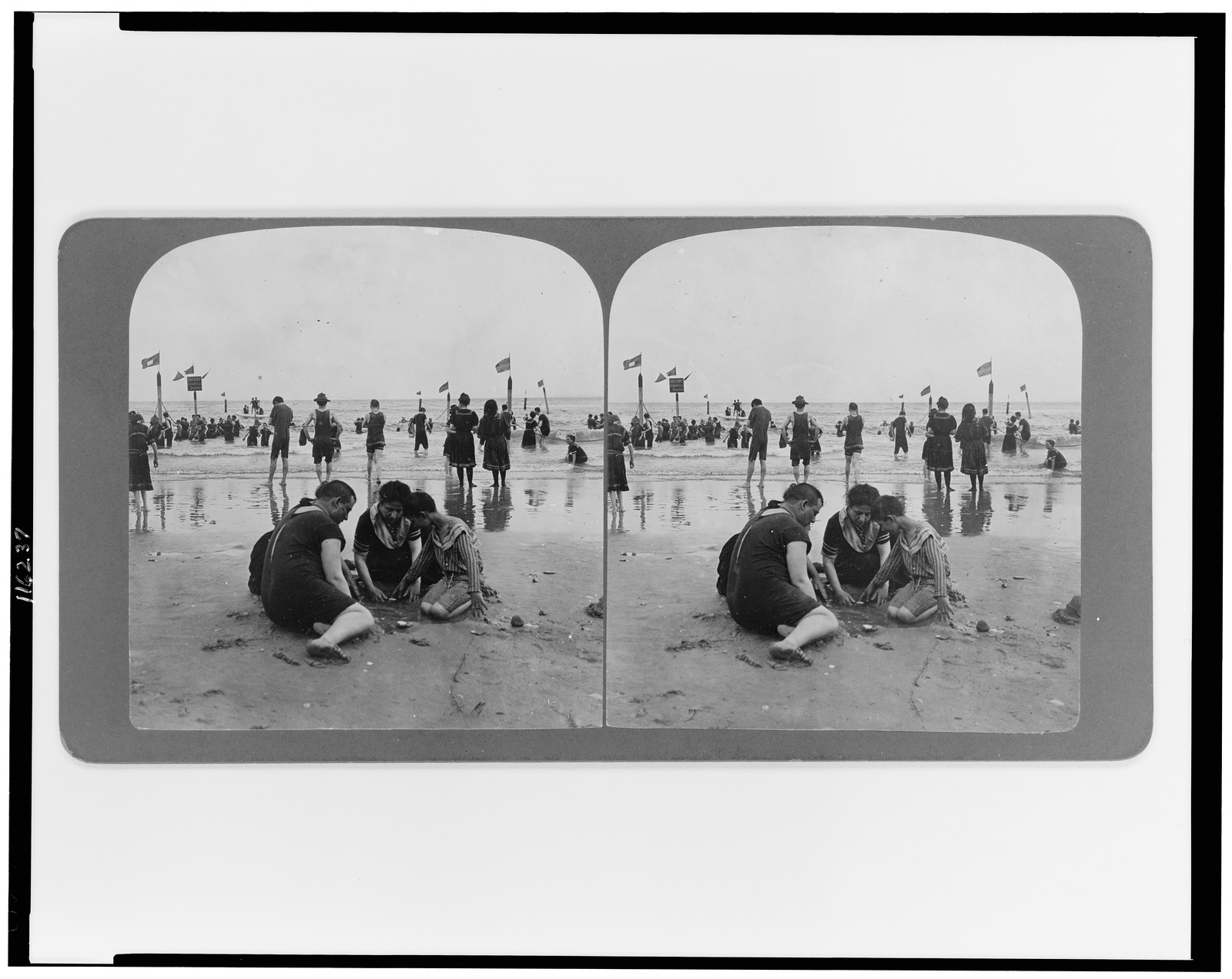 On the beach Coney Island, 1906 — historic photograph