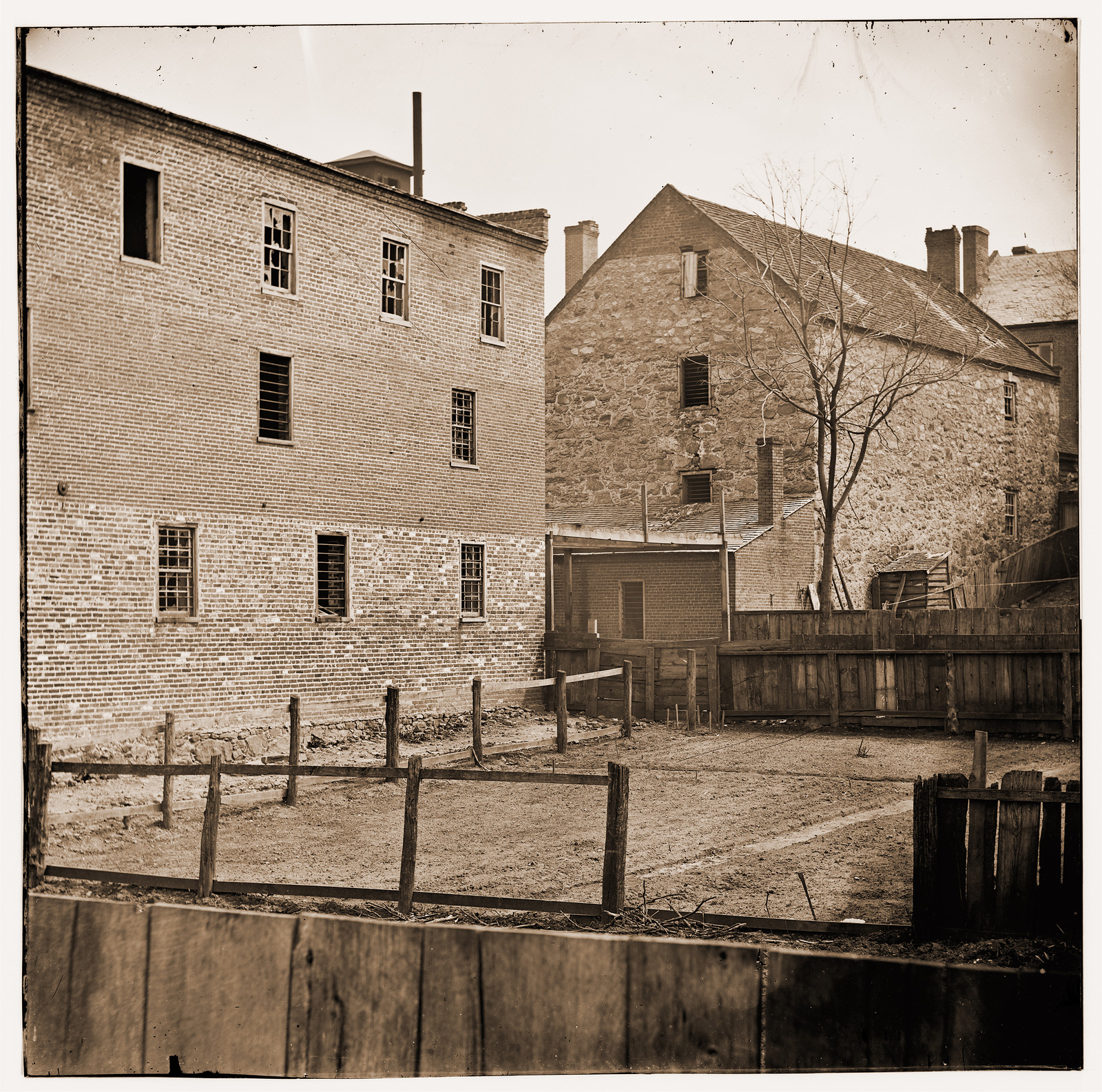 Petersburg Virginia. Buildings, 1865 — historic photograph