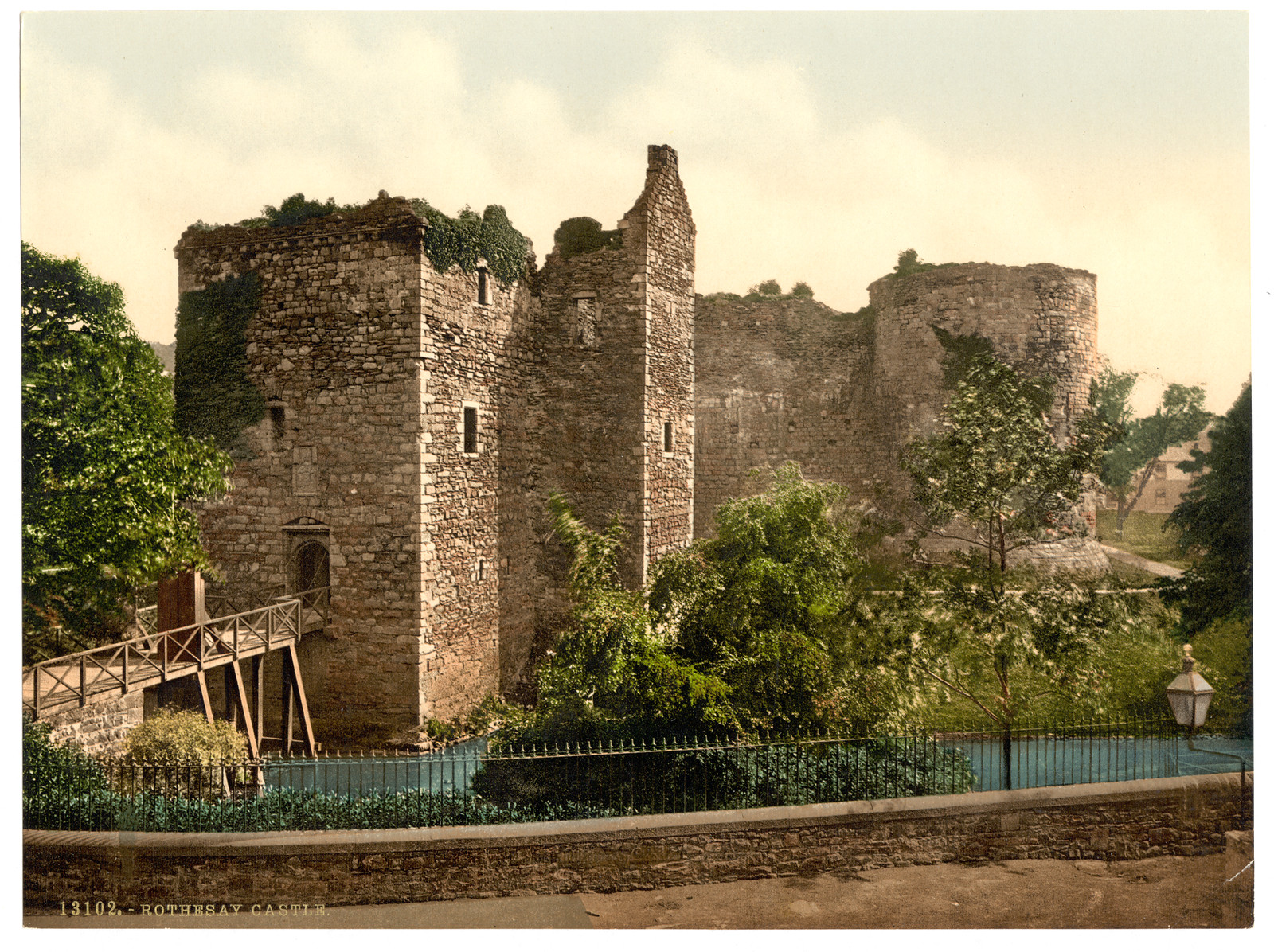 The castle Rothsay (i.e. Rothesay) Scotland, [between ca. 1890 and ca. 1900]. — historic print