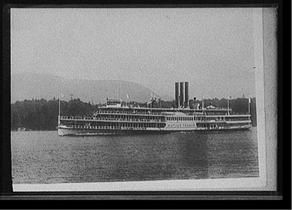[Steamer Robert Fulton, possibly on Hudson River], [between 1910 and 1930] — historic photograph