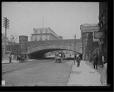 [Railroad arch on Main Street, Springfield, Mass.]