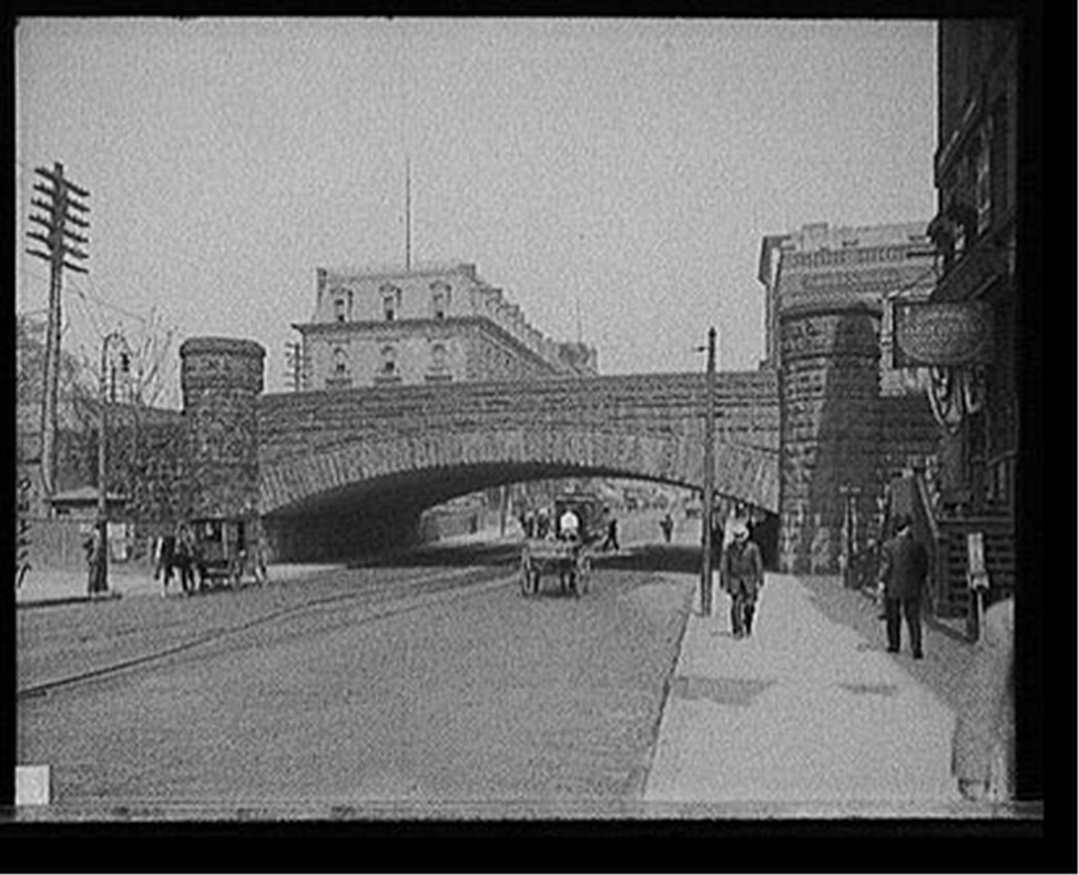 [Railroad arch on Main Street, Springfield, Mass.], [between 1900 and 1910] — historic photograph