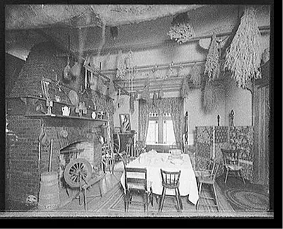 Dining room, log cabin, Palmer Park, Detroit, Mich.