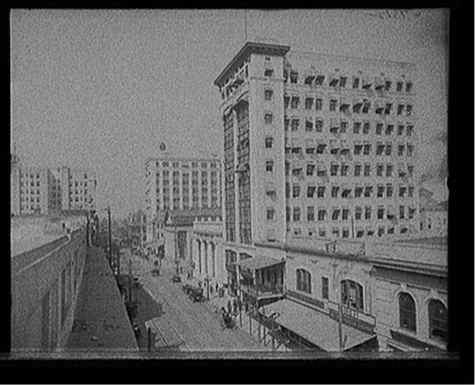 [Bisbee Building and Banker's Row, Jacksonville, Fla.], [between 1900 and 1915] — historic photograph