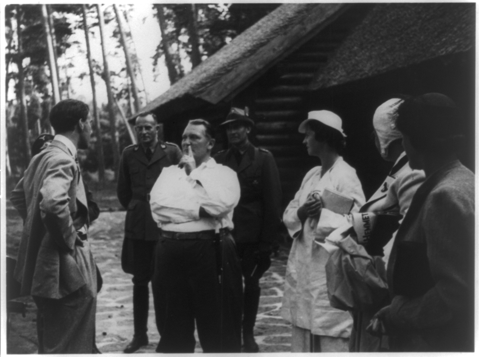 [Göring with Crown Prince Gustaf Adolf of Sweden and Princess Sybilla at Carinhall. Aug. 17, 1936], 1936 Aug. 17. — historic photograph