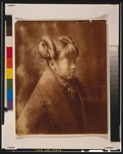 Modified style of hair dressing--Hopi