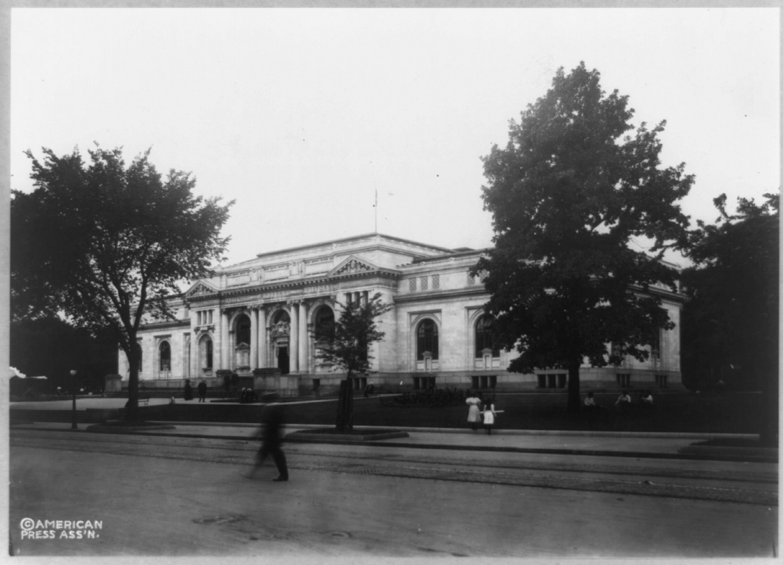 Carnegie Institution--D.C. Public Library, Mass. & N.Y. Aves., N.W., Washington, D.C., [c1910] — historic photograph