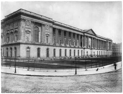 Paris. Palais du Louvre. La Colonnade