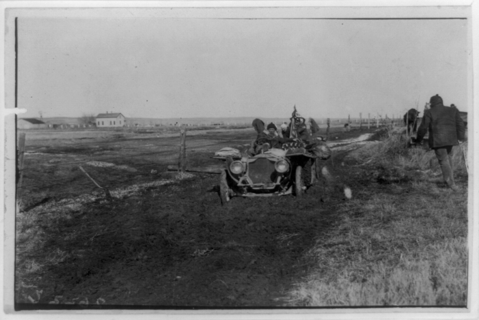 [Automobile on muddy rural road during race between New York and San Francisco], [1908] — historic photograph