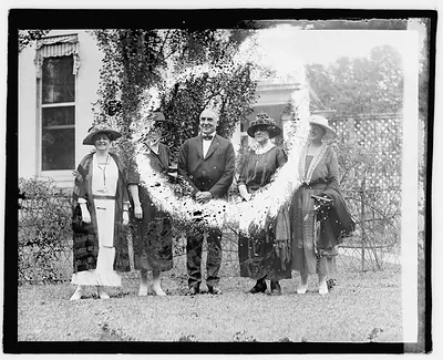 Nat. League of Women Voters with Harding