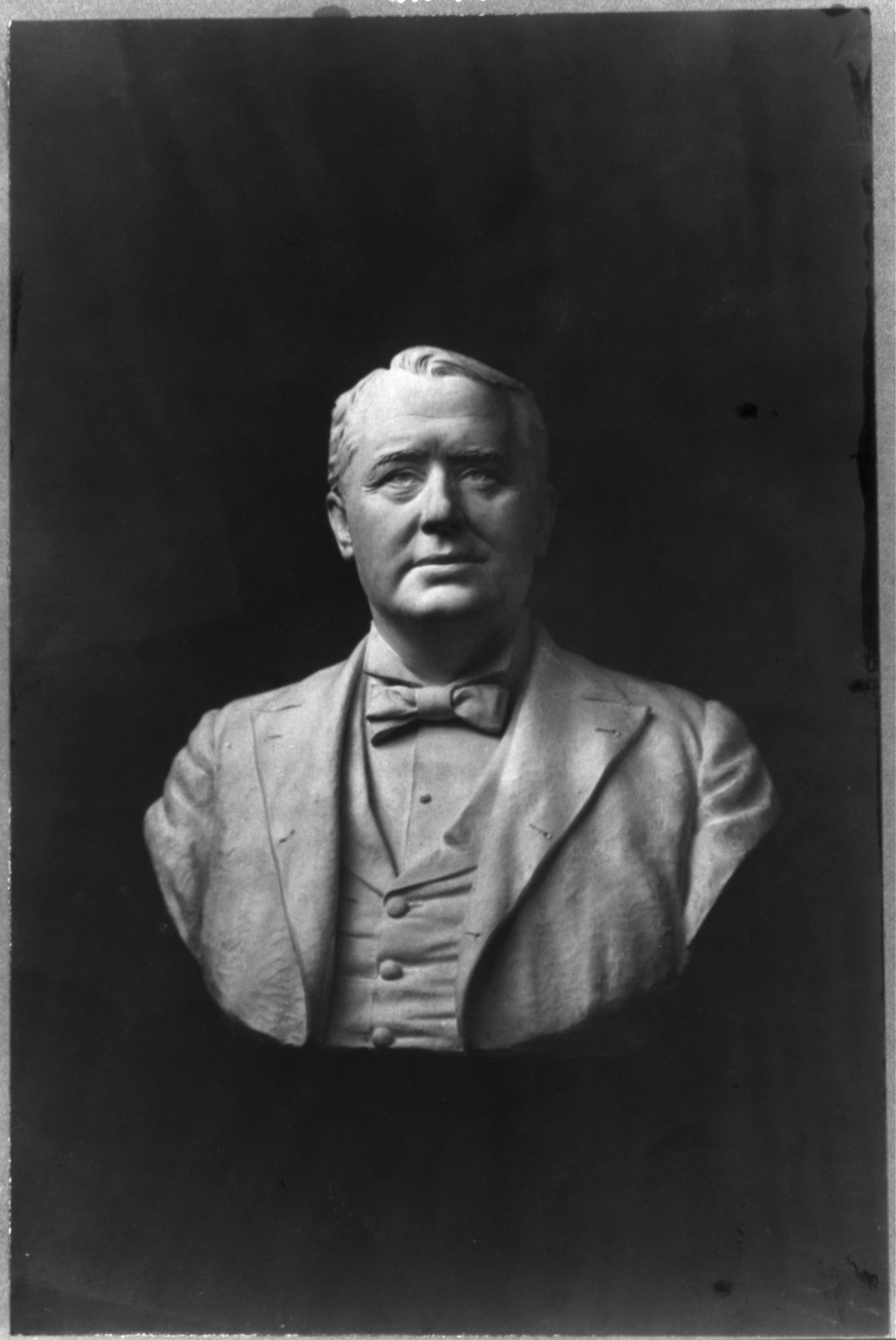 [Lee Mantle, sculpture, bust, facing slightly right] — historic photograph