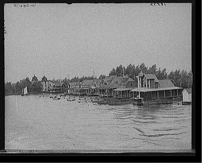 [Cottages, Sainte Claire [i.e. Saint Clair] Flats, Mich.]