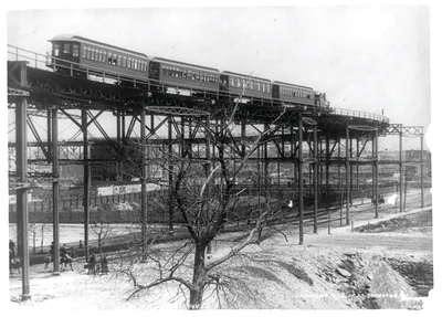[Elevated railroad in New York City, possibly 110th St.]