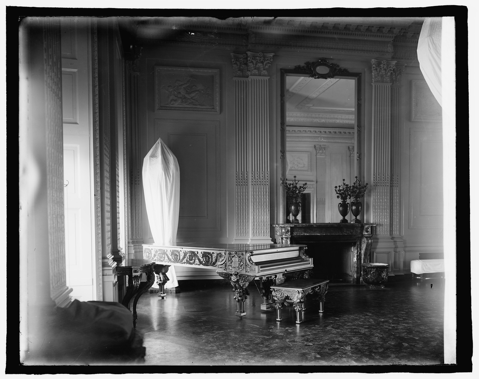 East Room, White House, [Washington, D.C.], [between 1910 and 1925] — historic photograph