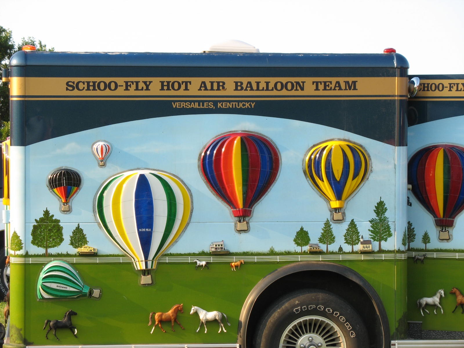 Schoo-Fly Hot Air Balloon Team truck mural, Versailles, Kentucky — historic image