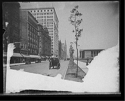 [Michigan Avenue north from Van Buren, Chicago, Ill.]