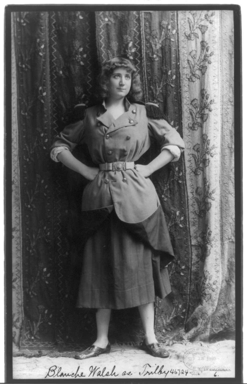 [Blanche Walsh as Trilby], c1895. — historic photograph