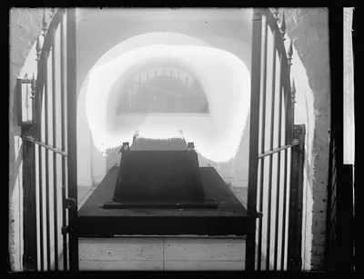 Washington's tomb at Capitol, [Washington, D.C.]