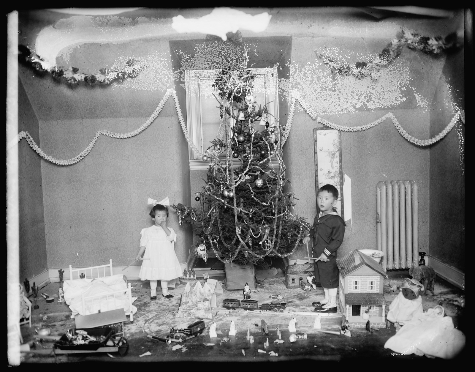 Koo children, Christmas tree, [1919], [1919] — historic photograph
