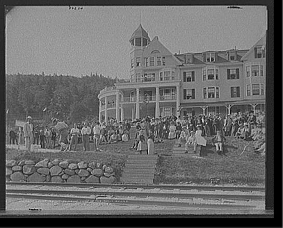 Taylor about to drive from 1st tee, first round, Mount Pleasant House, White Mountains, [between 1900 and 1905] — historic photograph
