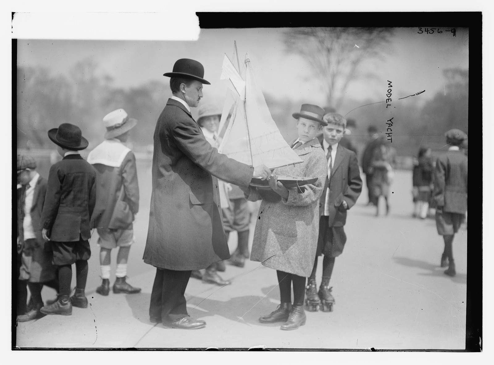 Model yacht, n/a — historic photograph