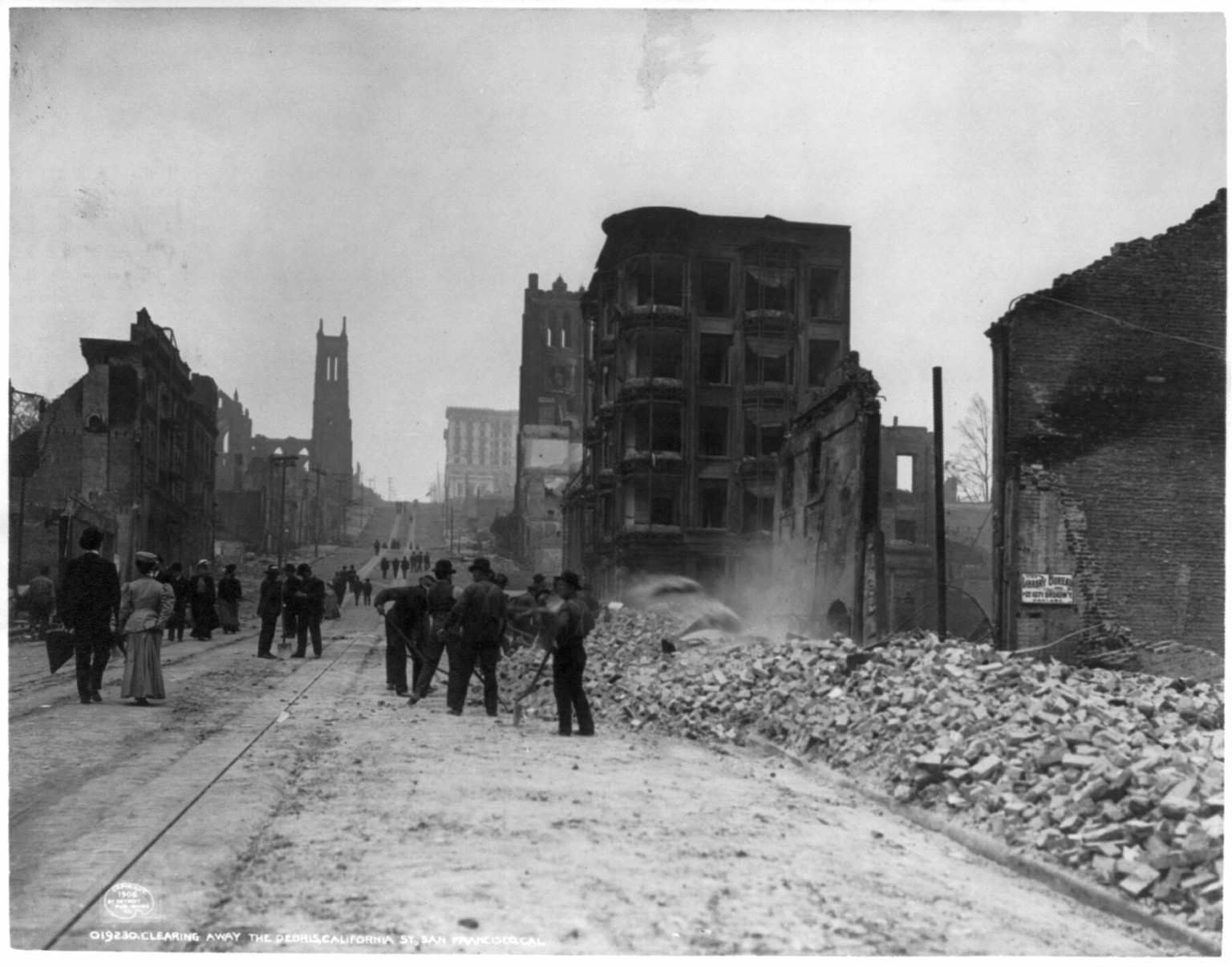 Clearing away the debris, California St., San Francisco, Cal., c1906. — historic photograph
