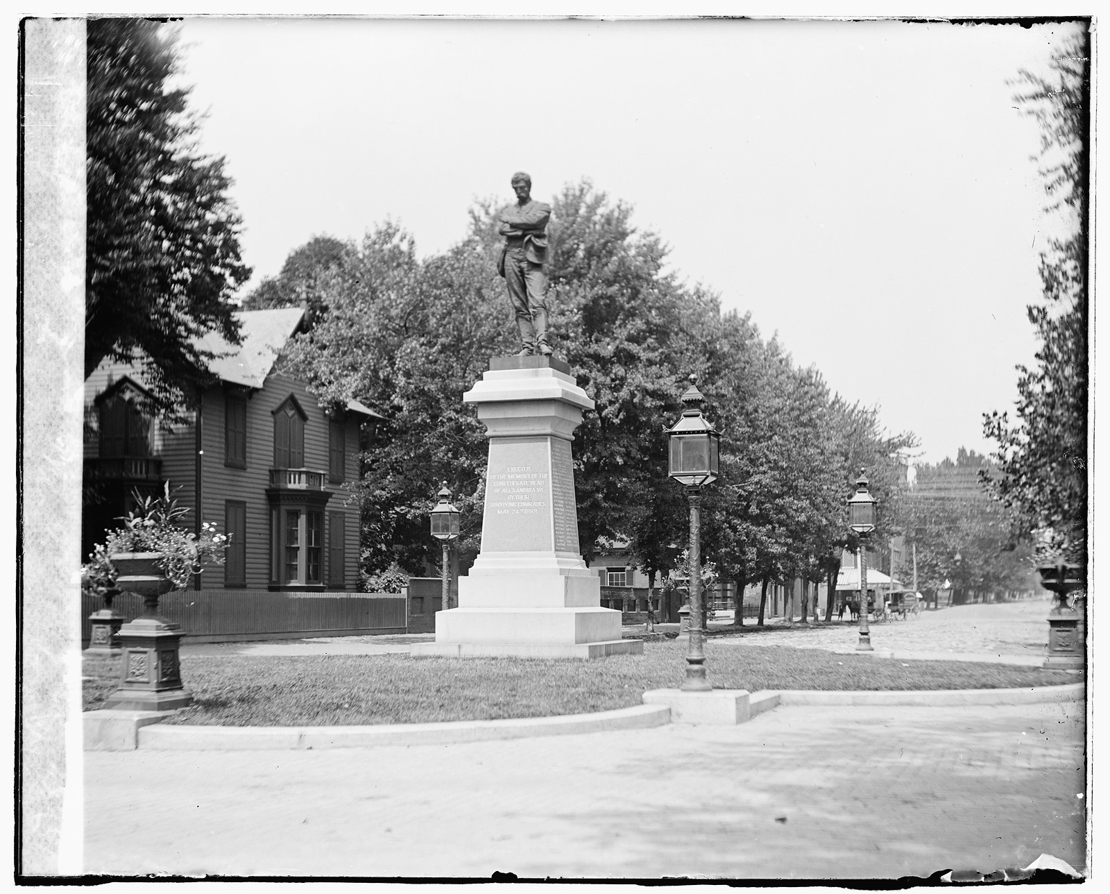 Confederate Monument, Alexandria, [Virginia], [between 1918 and 1920] — historic photograph