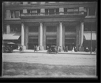 [Entrance to Marshall Field's (Marshall Field & Co.) store, Chicago, Ill.]