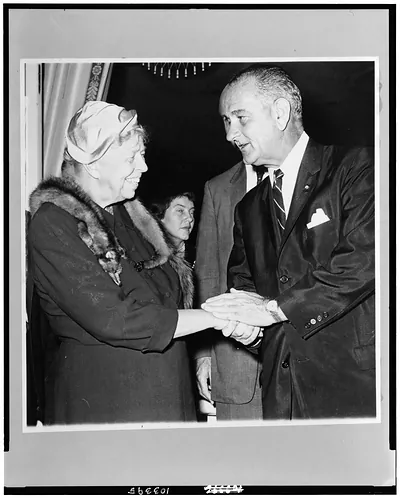 Mrs. Roosevelt meets candidate / credit, UPI photo.