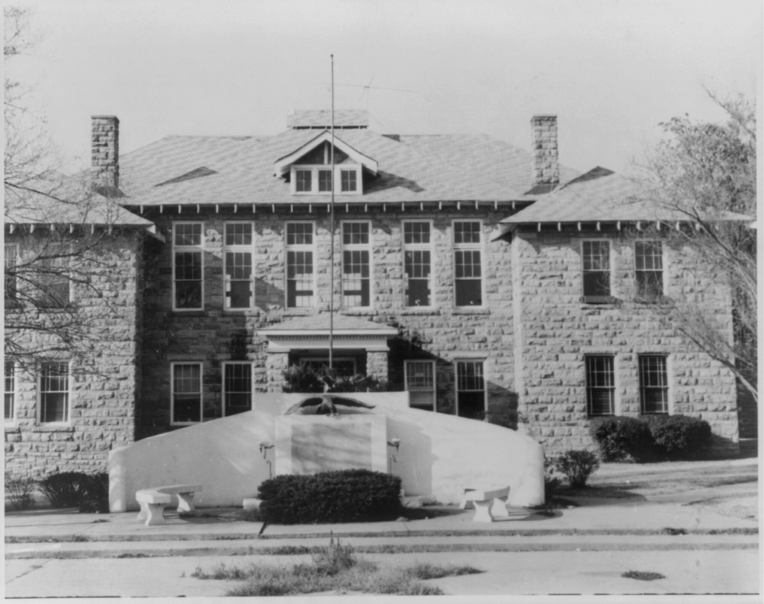 [Arkansas courthouse: Mountview, Stone Co.], [no date recorded on caption card] — historic photograph