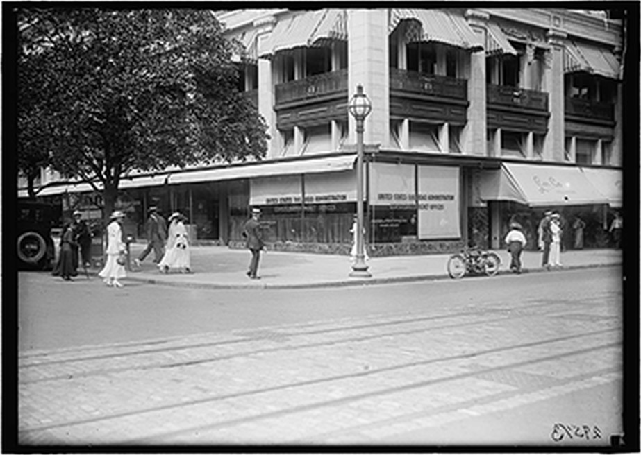 Historic Portrait - Railroads & Depots - Railroad Administration, [between 1905 and 1945] — historic image