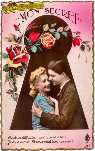 Mon Secret romantic couple postcard with keyhole and roses