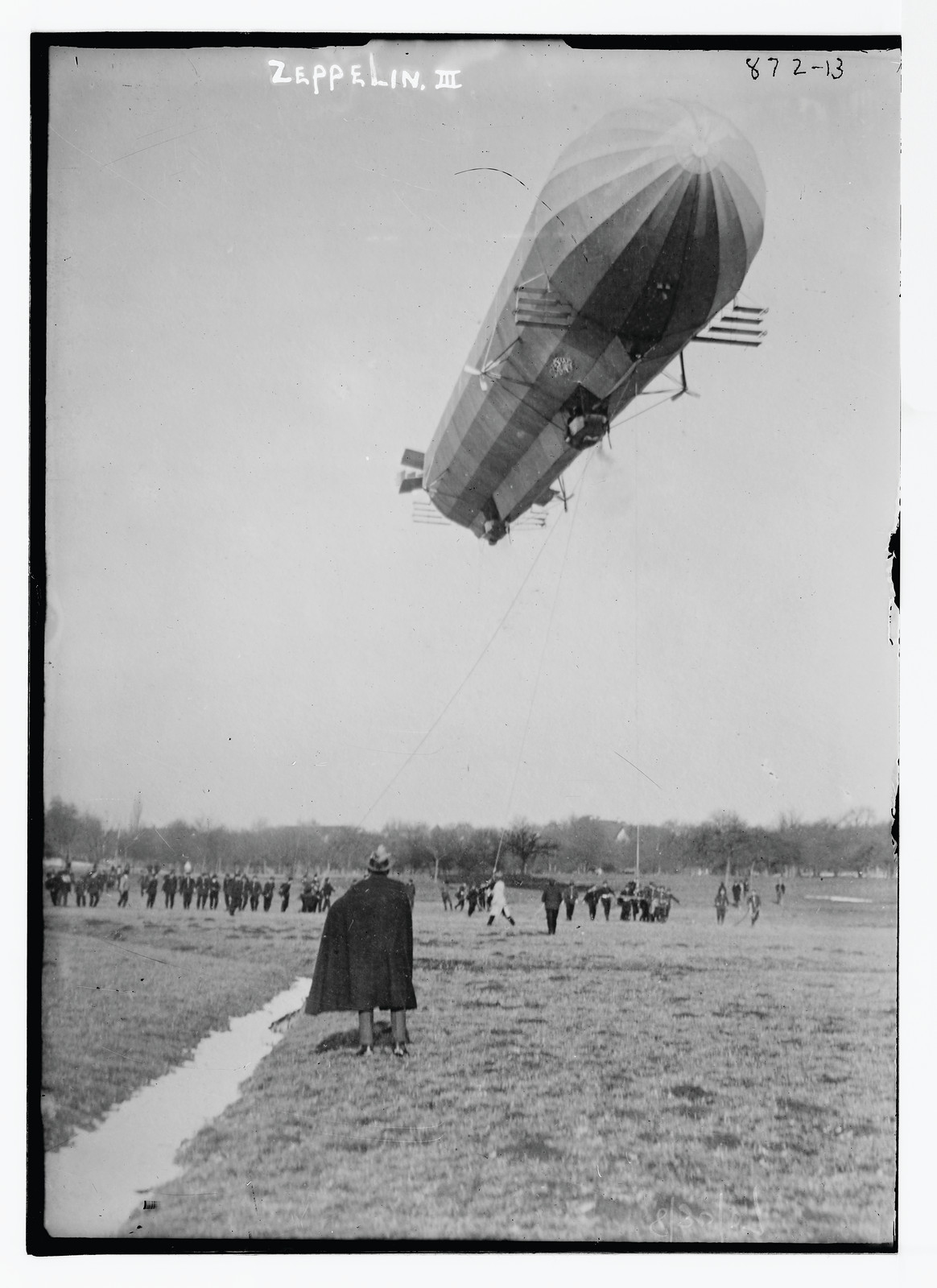Blimp, Zeppelin No. 3, in flight, 8/30/07. — historic photograph