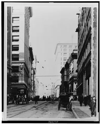 [Street view with horse-drawn carriages, Los Angeles, California]