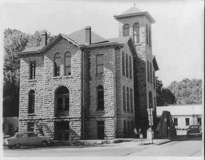 [Arkansas courthouses]: Eureka Springs, Carroll Co.