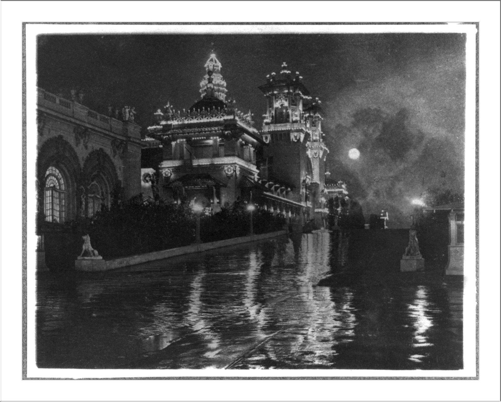 World's Columbian Exposition, Chicago, Ill.: a pavilion, [1892-93] — historic photograph