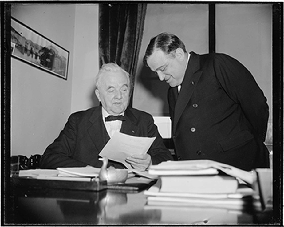 Vintage Portrait - Washington DC - N.Y. Mayor visits Veteran Nebraska — historic image
