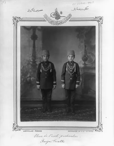 [Students, private school Ravza-yi Terakki] / Abdullah Frères, photographes de S.M.I. le Sultan.
