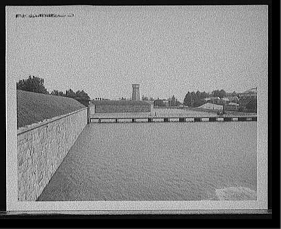 The Moat, Fort Monroe, Va., c[1908] — historic photograph