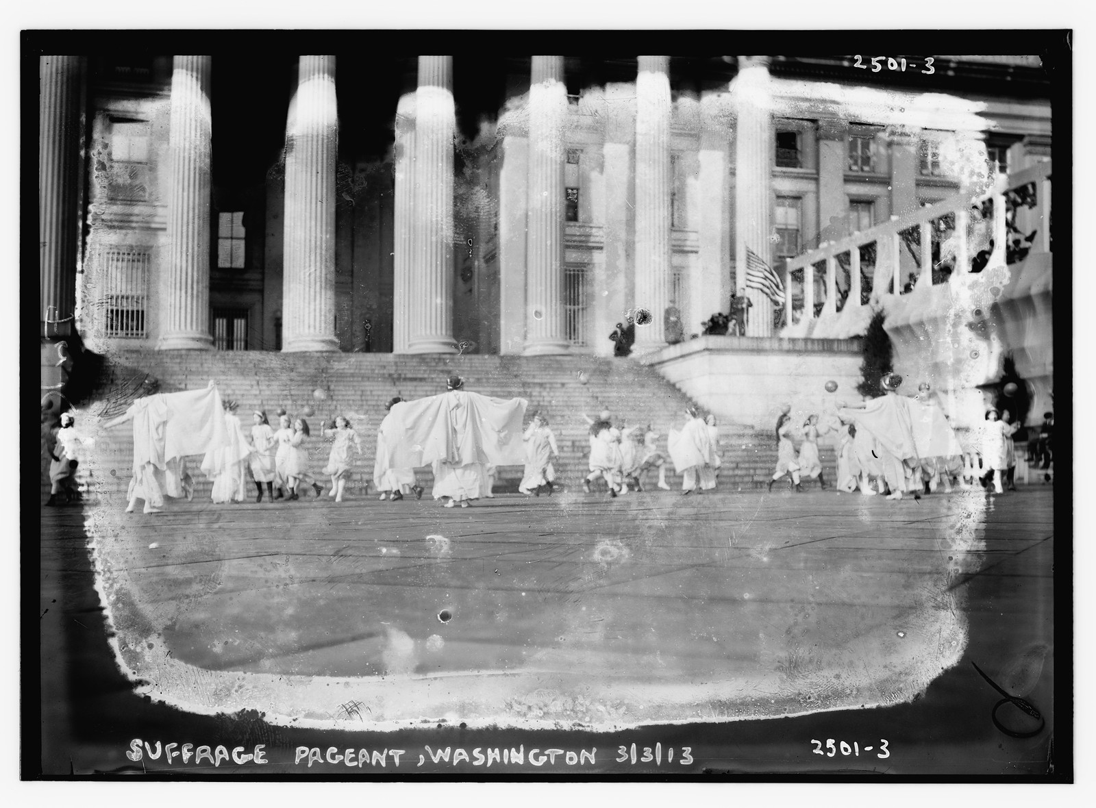 Suffrage pageant - Wash., 1913, 1913 — historic photograph