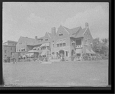 [Residence of Franklin H. Walker, 850 Jefferson Avenue, Detroit, Mich.]