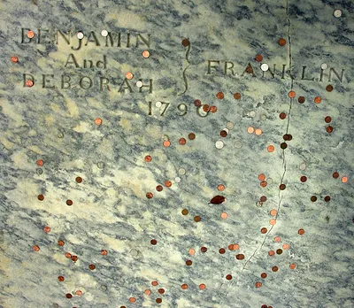 The grave of Benjamin and Deborah Franklin is immediately adjacent to the sidewalk at the northeast corner of Christchurch Burial Ground. euthman