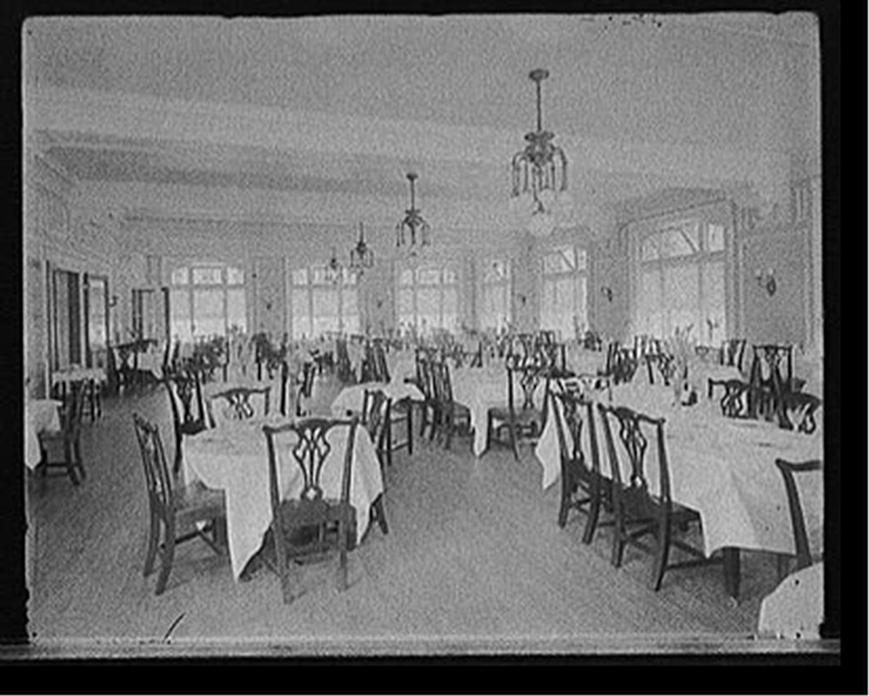 [Dining room, Fort William Henry Hotel, Lake George, N.Y.], [between 1900 and 1915] — historic photograph