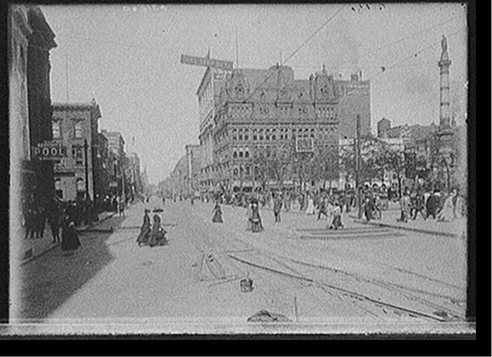 [Commercial Street next to Lafayette Square, Buffalo, N.Y.], [between 1900 and 1915] — historic photograph